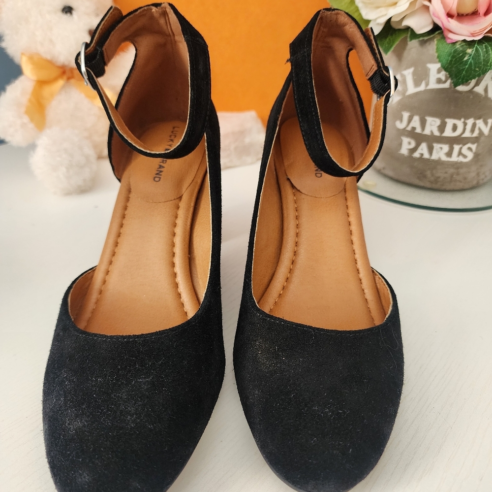 Kalecia real suede ankle pumps